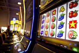 ff777 live casino and slots viewed on a Filipino player's mobile phone screen